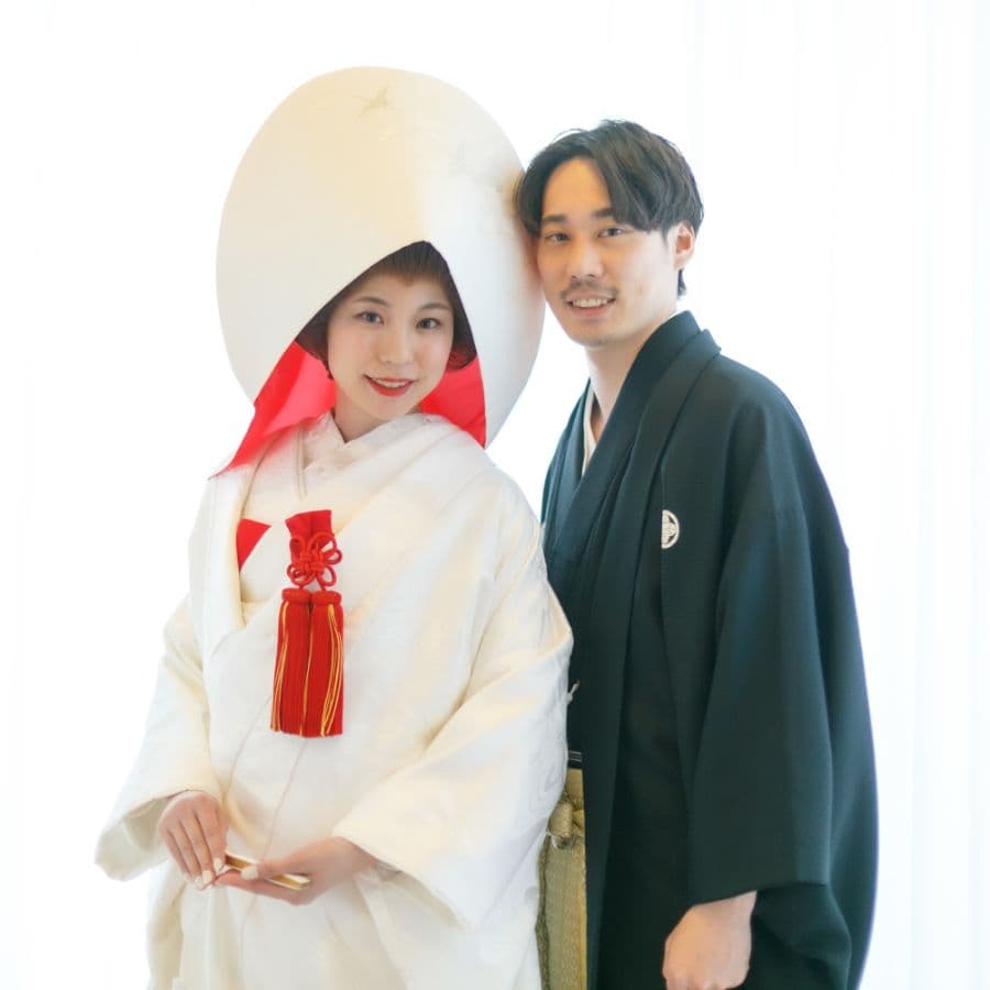 スタジオにて和装新郎新婦半身