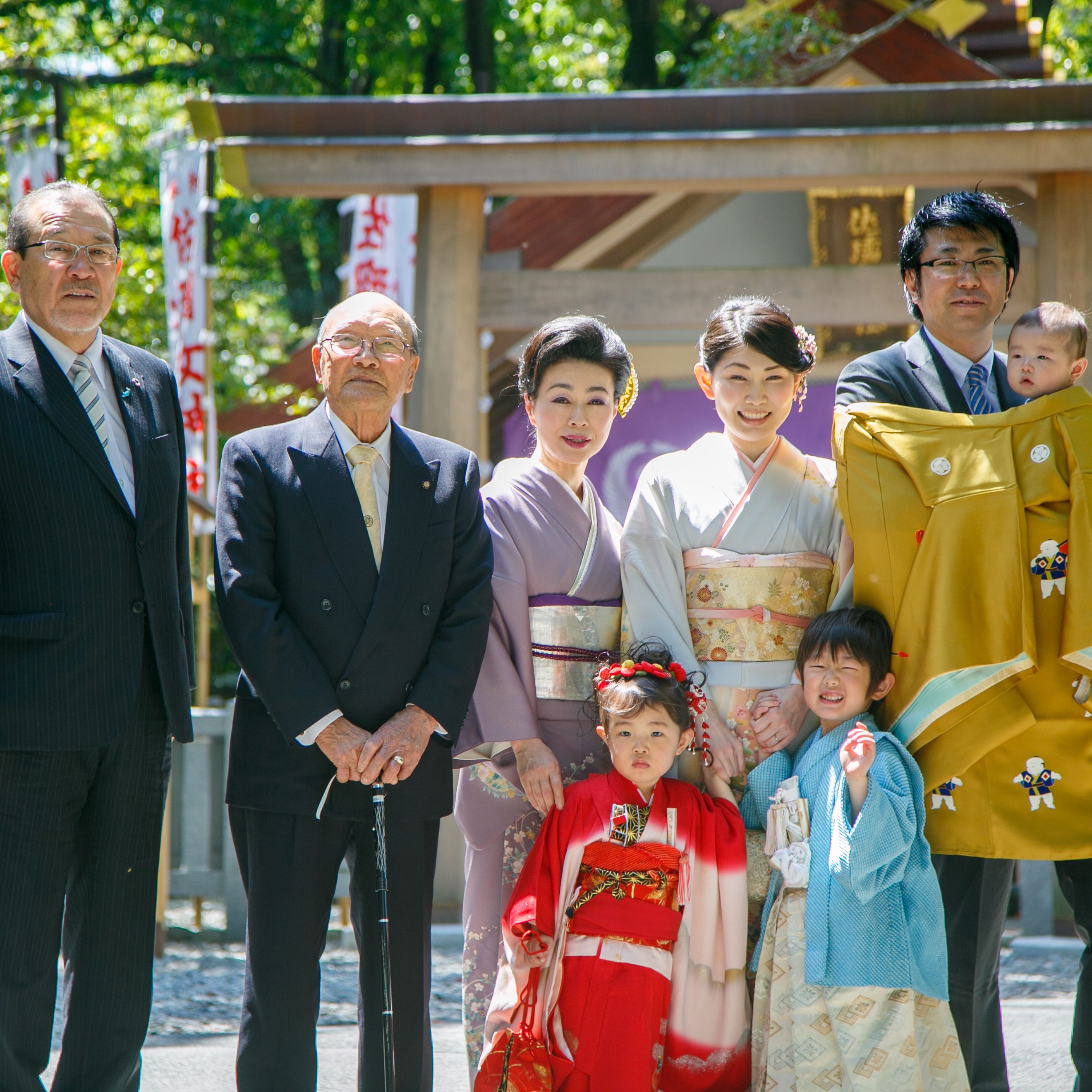 七五三記念家族８人　神社にてロケーション撮影　