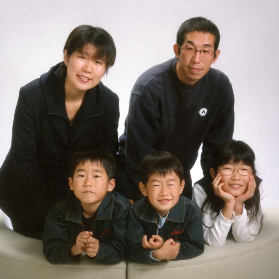 5人家族子供三人が前に