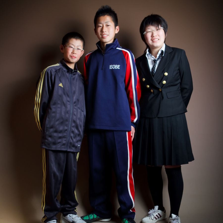 3人姉弟写し　お兄ちゃん中学入学記念
