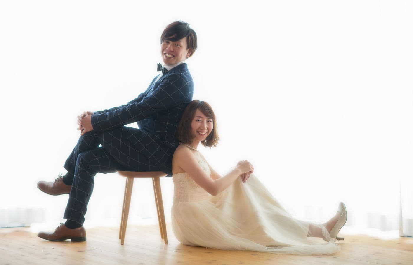 スタジオ内で撮影した新郎新婦