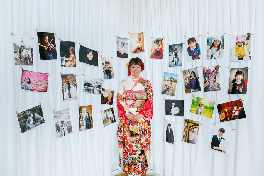 二十歳の記念写真　成長の記録とともに