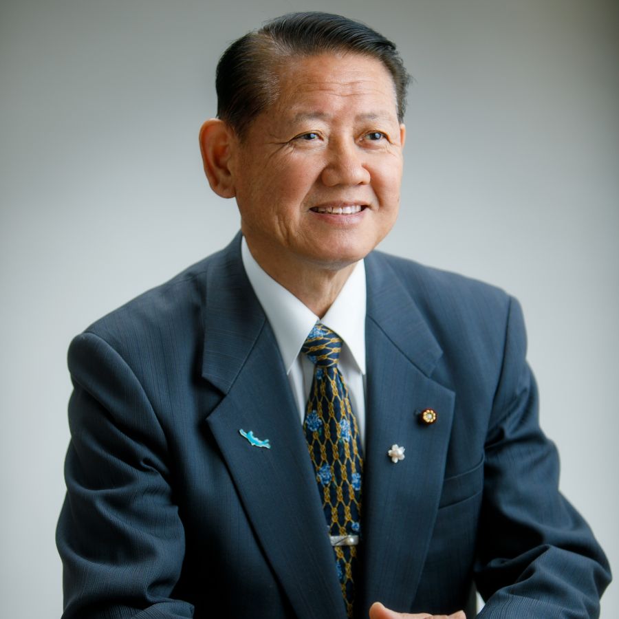 選挙用プロフィール写真 男性 半身