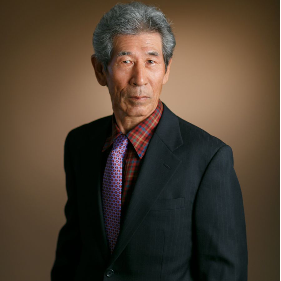 男性　肖像写真　七分身