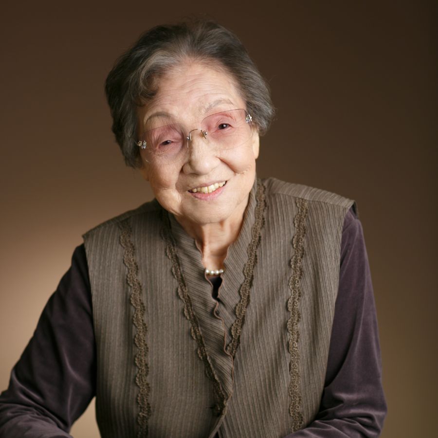 女性　肖像写真　半身